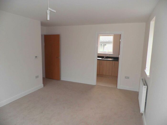 2 Bedroom Flat To Rent In Billington Grove, Ashford, TN24