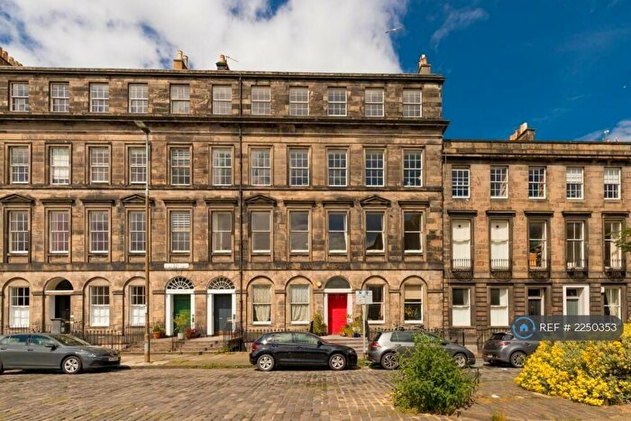 4 Bedroom Flat To Rent In East Claremont Street, Edinburgh, EH7