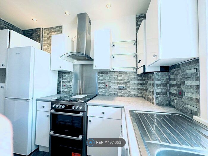 2 Bedroom Flat To Rent In Duncanson Avenue, Alloa, FK10