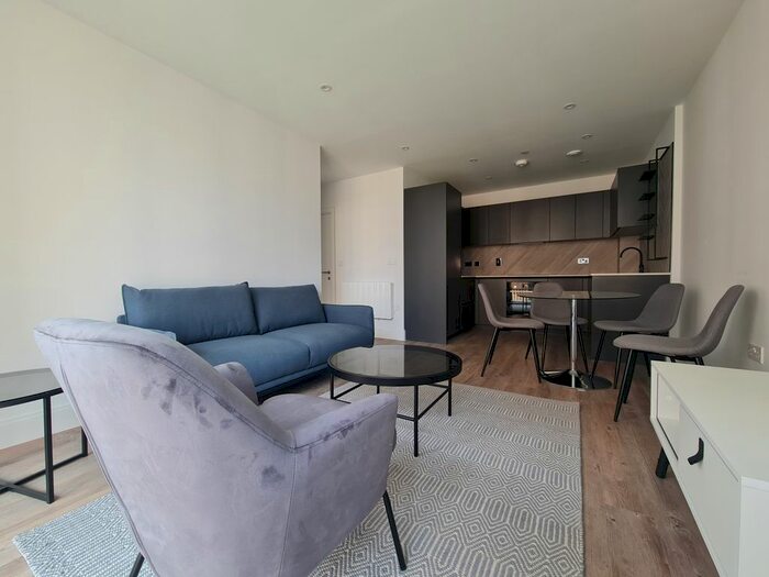 2 Bedroom Flat To Rent In Stoke Gardens, Slough, SL1