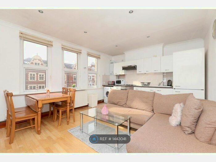 3 Bedroom Flat To Rent In Stroud Green Road, London, N4