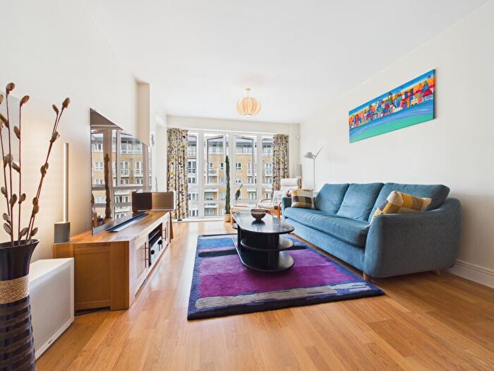 2 Bedroom Flat For Sale In St. Davids Square, London, E14