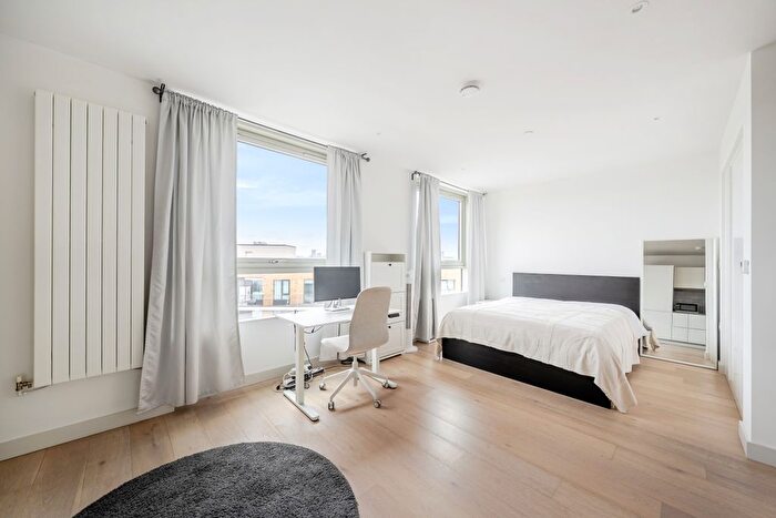 Studio For Sale In Starboard Way, London, E16