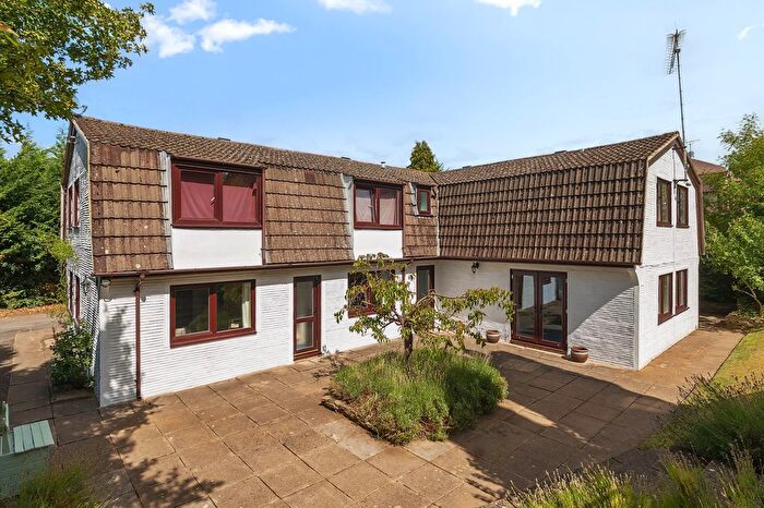 6 Bedroom Detached House For Sale In , Oxford Road, Tilehurst, Reading, RG31