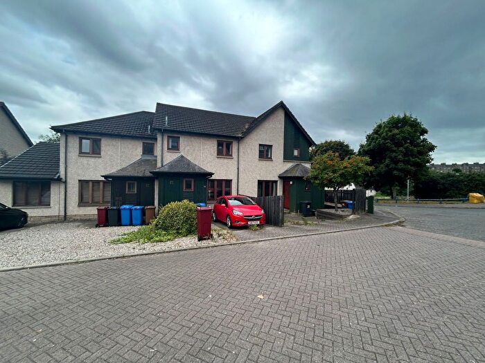 3 Bedroom Detached House To Rent In Blyth Street, Dundee, DD2