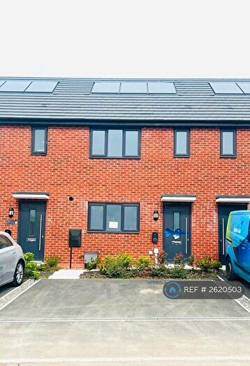 3 Bedroom Terraced House To Rent In Hamilton Way, Blackburn, BB2
