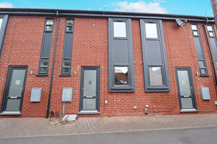 2 Bedroom Town House For Sale In Bargate, Lincoln, LN5