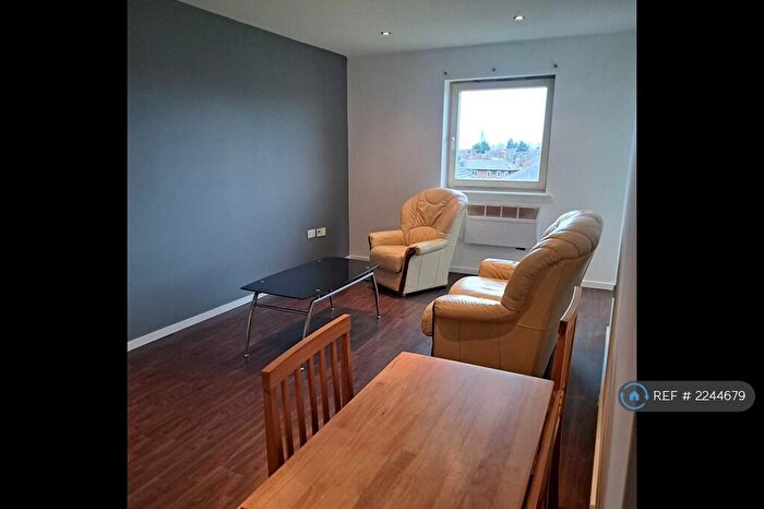 2 Bedroom Flat To Rent In Station Apartments, Crossgates, Leeds, LS15