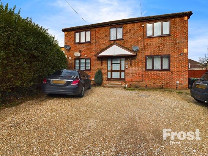 1 Bedroom Apartment For Sale In Furnival Avenue, Slough, Berkshire, SL2