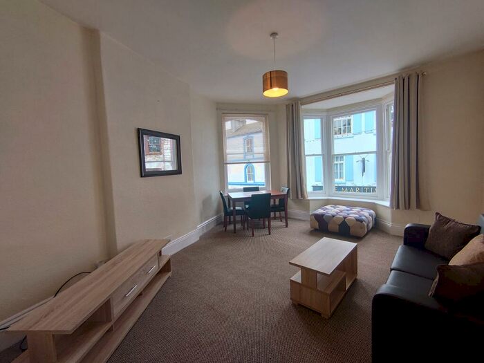 1 Bedroom Flat To Rent In Southside Street, Barbican *Water Rates Included*, PL1