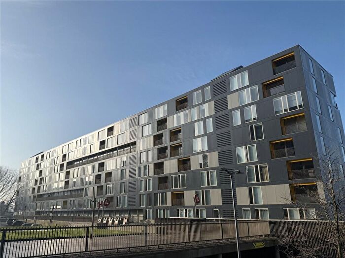 1 Bedroom Apartment To Rent In Saxton, The Avenue, Leeds, LS9