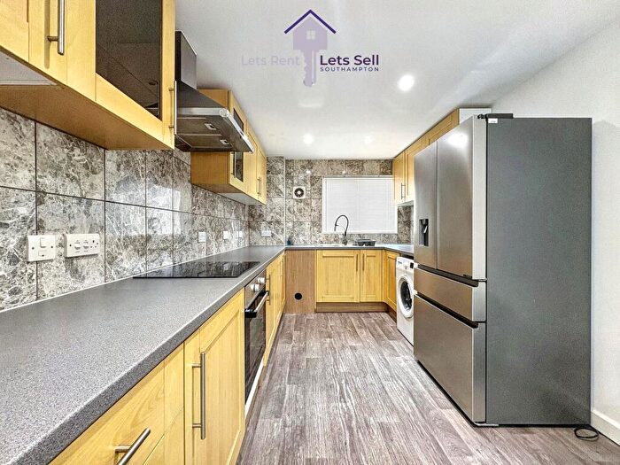 3 Bedroom Terraced House To Rent In Binstead Close, Southampton, SO16