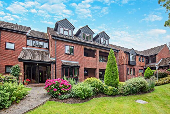 2 Bedroom Apartment For Sale In Snells Wood Court, Little Chalfont, HP7