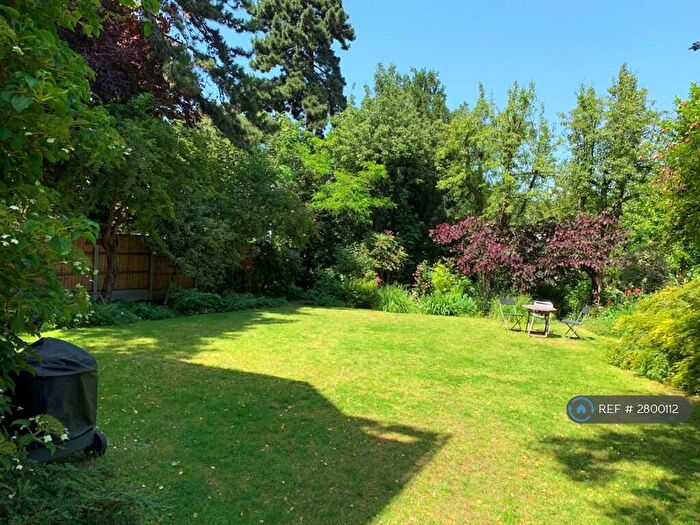 2 Bedroom Flat To Rent In Albert Road, London, N22