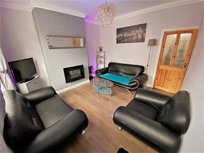 3 Bedroom House To Rent In Burley Lodge Road, LS6