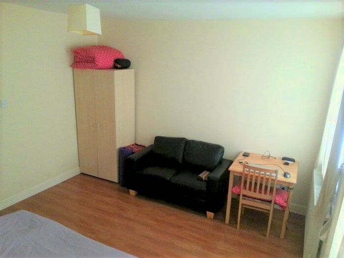 Studio To Rent In Chobham Road, Stratford, Newham, E15