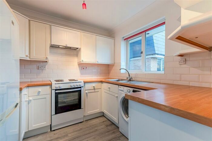 2 Bedroom Flat To Rent In Church Field, Saffron Walden, CB11