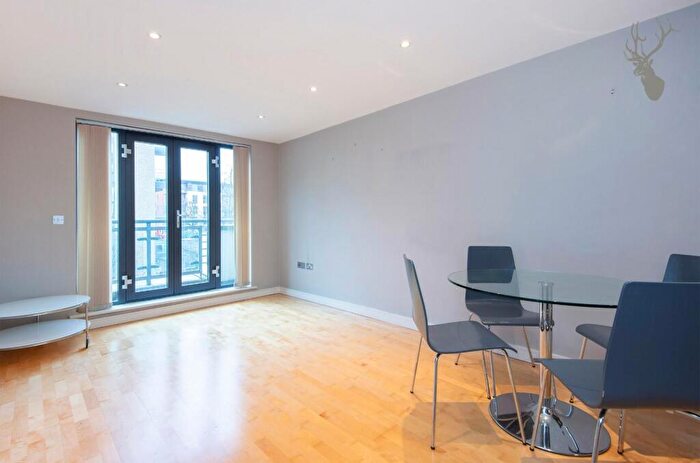 2 Bedroom Apartment To Rent In Fairfield Road, Bow, E3