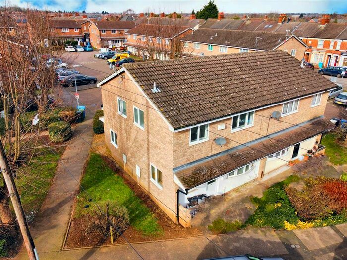 2 Bedroom House To Rent In Cornwall Road, Kettering, NN16