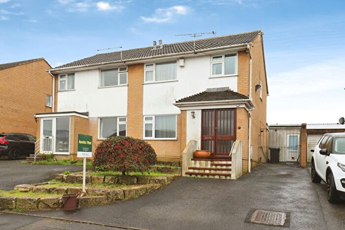 3 Bedroom Semi Detached House For Sale In Maureen Close, Poole, Dorset, BH12