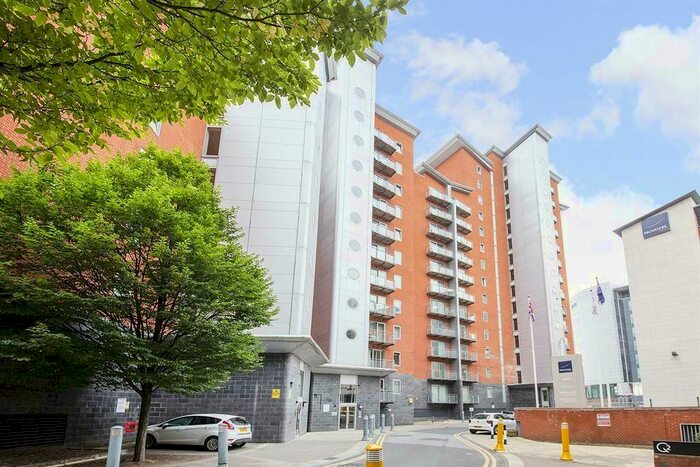 1 Bedroom Apartment To Rent In Whitehall Quay, Leeds, LS1