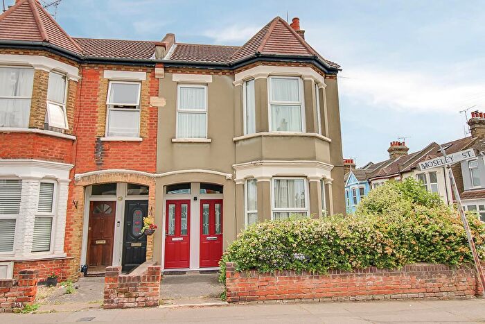 3 Bedroom Flat For Sale In Moseley Street, Southend-on-Sea, SS2