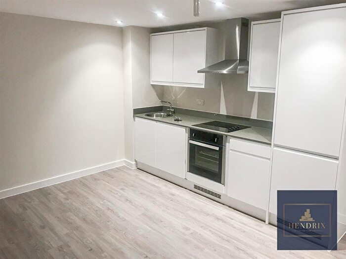 1 Bedroom Flat To Rent In Perth Road, Ilford, IG2