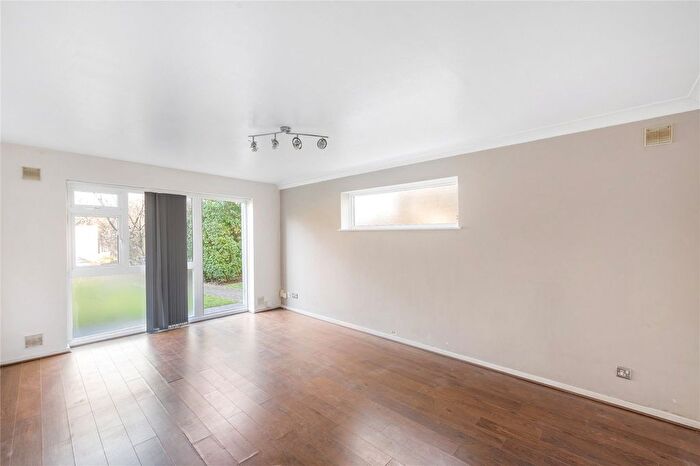 1 Bedroom Flat To Rent In Albemarle Road, Beckenham, BR3