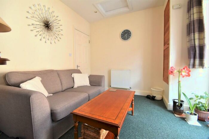 1 Bedroom Ground Flat To Rent In Fawcett Road, Southsea, PO4