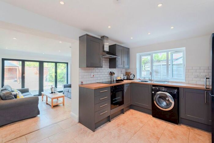 6 Bedroom Semi-Detached House To Rent In Oxford Road, Gloucester, GL1