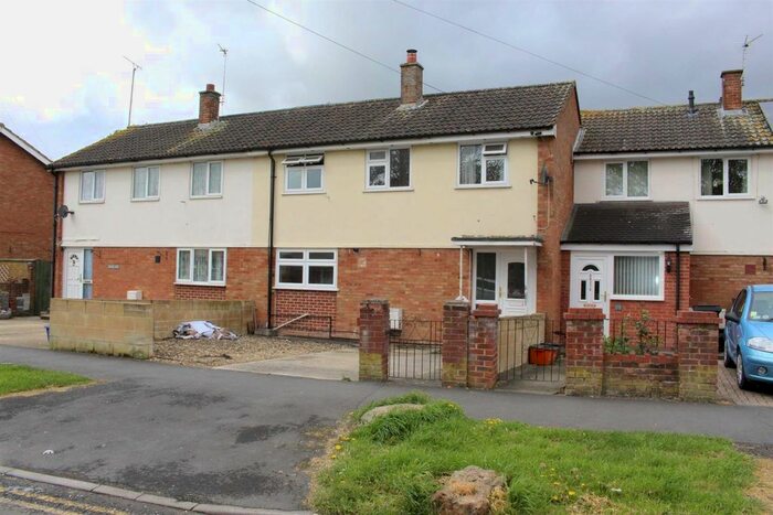 3 Bedroom End Of Terrace House To Rent In Welcombe Avenue, Swindon, SN3