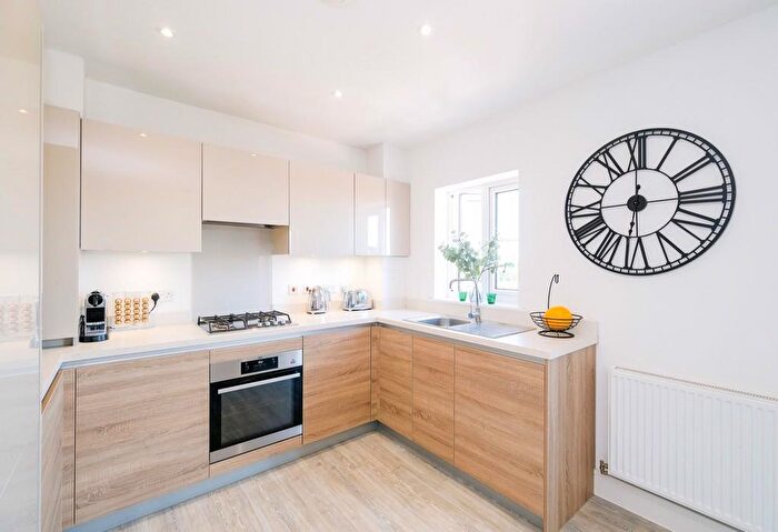 2 Bedroom Flat To Rent In Foxglove House, Oaklands Hamlet, Chigwell, IG7