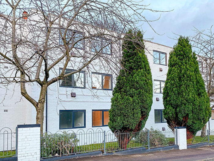 1 Bedroom Apartment To Rent In West Parade, Halifax, HX1