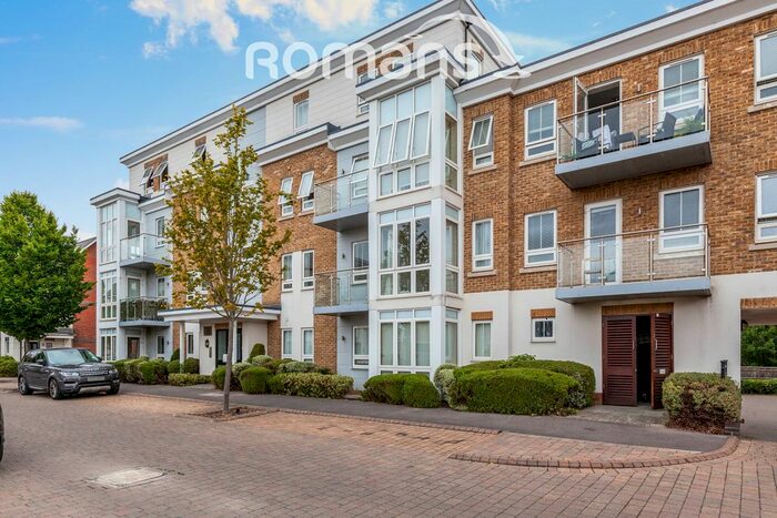 2 Bedroom Flat To Rent In Kingfisher Drive, Maidenhead, SL6