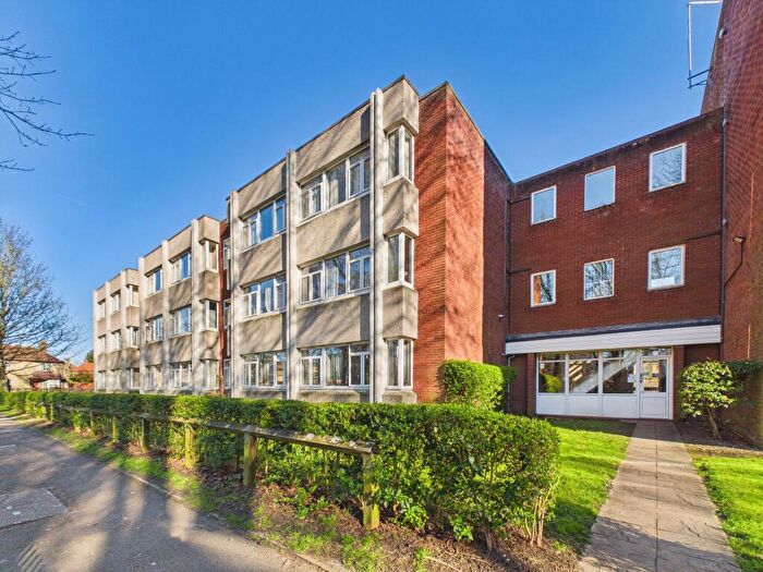 1 Bedroom Apartment For Sale In Parkside, Grammar School Walk, Huntingdon., PE29