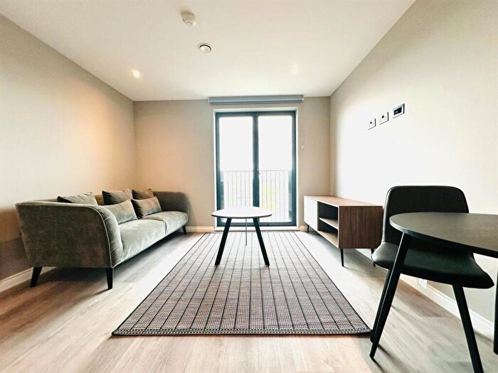 1 Bedroom Apartment To Rent In Springwell Gardens, Whitehall Road, Leeds, LS12