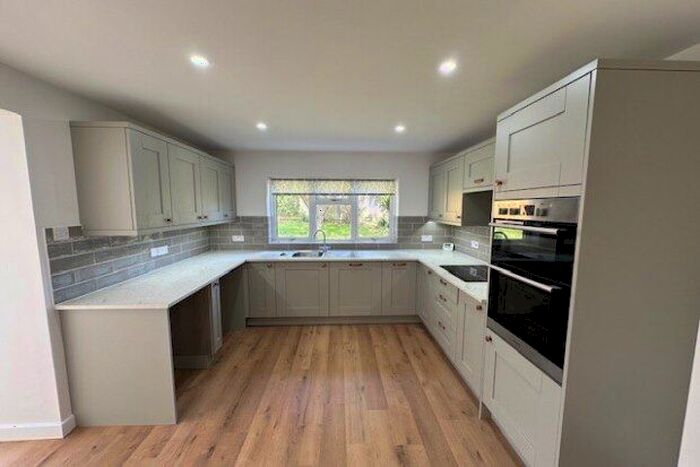 2 Bedroom Property To Rent In Galmington Drive, Taunton, TA1