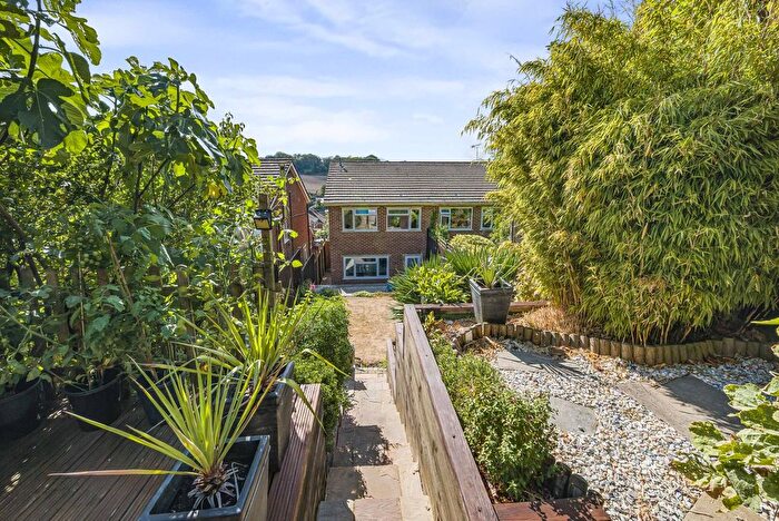 3 Bedroom Semi-detached House For Sale In Sunningvale Avenue, Biggin Hill, Westerham, TN16