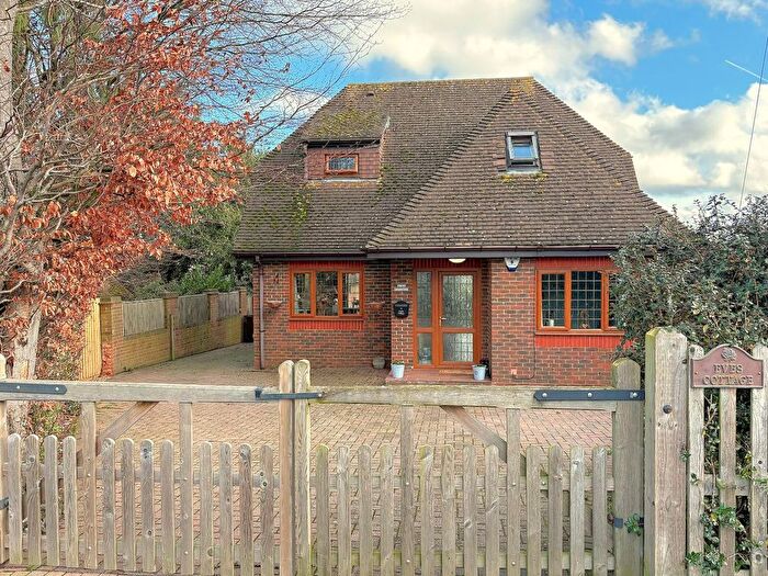 3 Bedroom Detached House For Sale In Coutts Avenue, Shorne, Gravesend, DA12