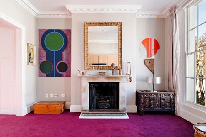 4 Bedroom House For Sale In Barnsbury Street, London, N1