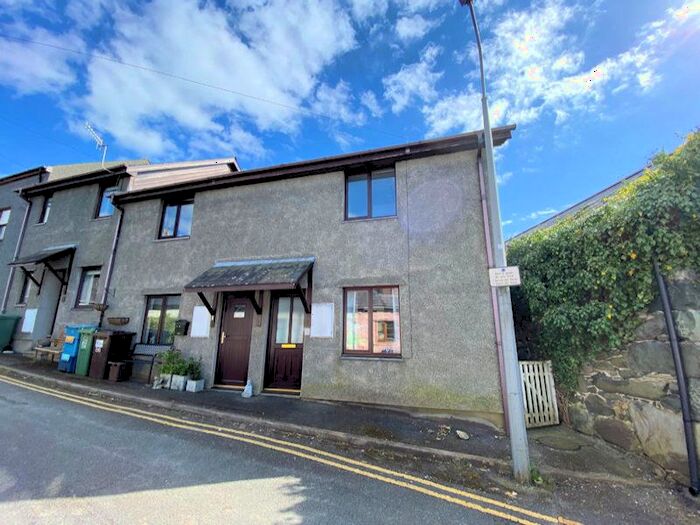 2 Bedroom Cottage For Sale In Mill Street, Llwyngwril, LL37