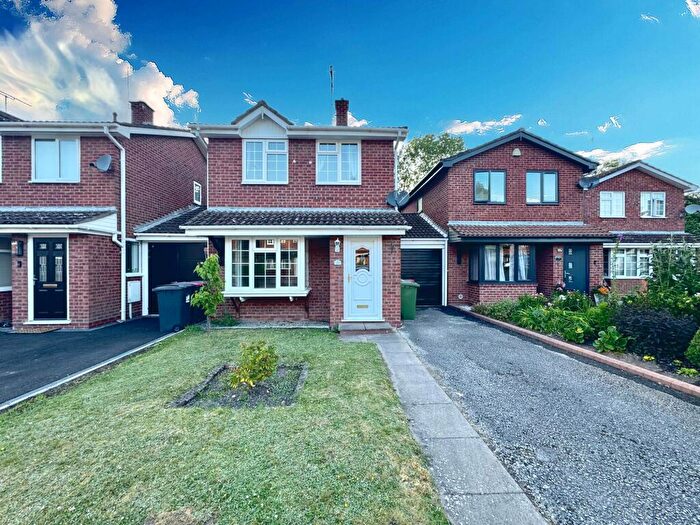 3 Bedroom Link Detached House For Sale In Spinney Close, Arley, CV7
