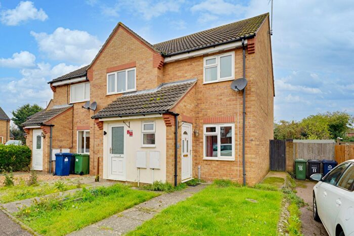 2 Bedroom End Of Terrace House To Rent In Orchard Close, Warboys, Huntingdon, PE28