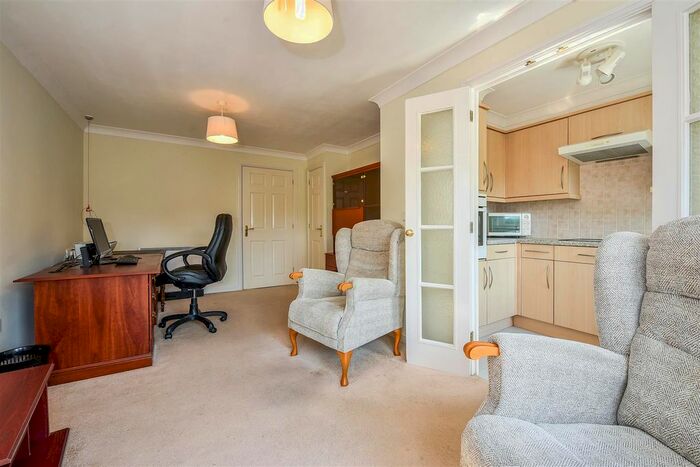 1 Bedroom Flat For Sale In Old Winton Road, Andover, SP10