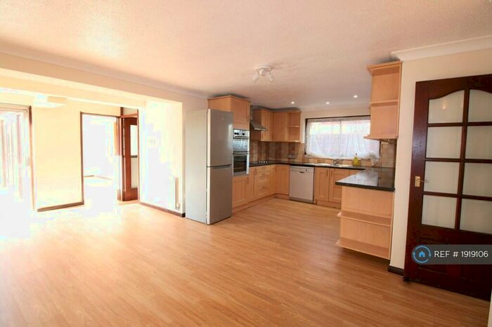 3 Bedroom Detached House To Rent In St. Monance Way, Colchester, CO4