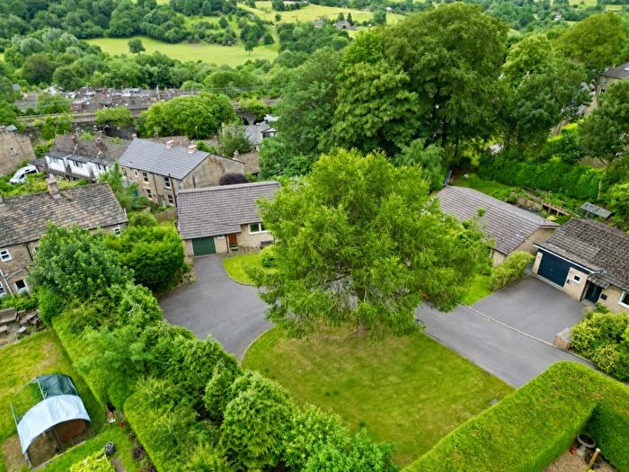 2 Bedroom Detached House For Sale In Gorsey Intakes, Broadbottom, Hyde, SK14