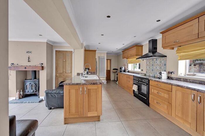 4 Bedroom Detached Bungalow For Sale In North Sea Lane, Humberston, DN36