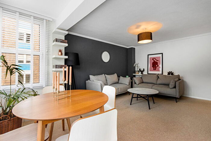 2 Bedroom Flat For Sale In The Drive, Hove, BN3