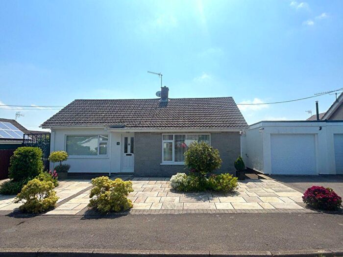 2 Bedroom Bungalow For Sale In St. Helen's Crescent, Llanellen, Abergavenny, NP7