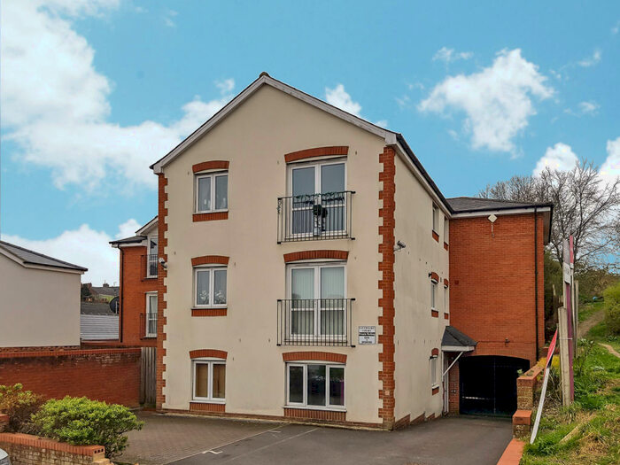 2 Bedroom Apartment To Rent In Savernake Street, Swindon, Wiltshire, SN1